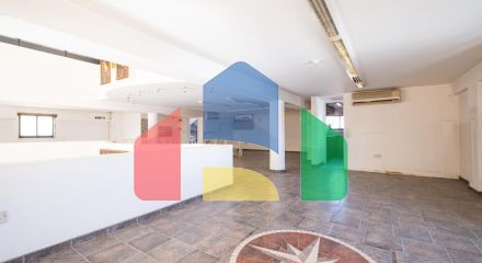 Продаж - Бізнес 595 m² В Никосии