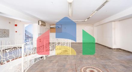 Продаж - Бізнес 595 m² В Никосии