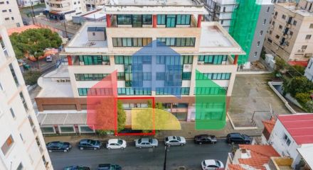 Продажа - Бизнес 90 m² в Никосии