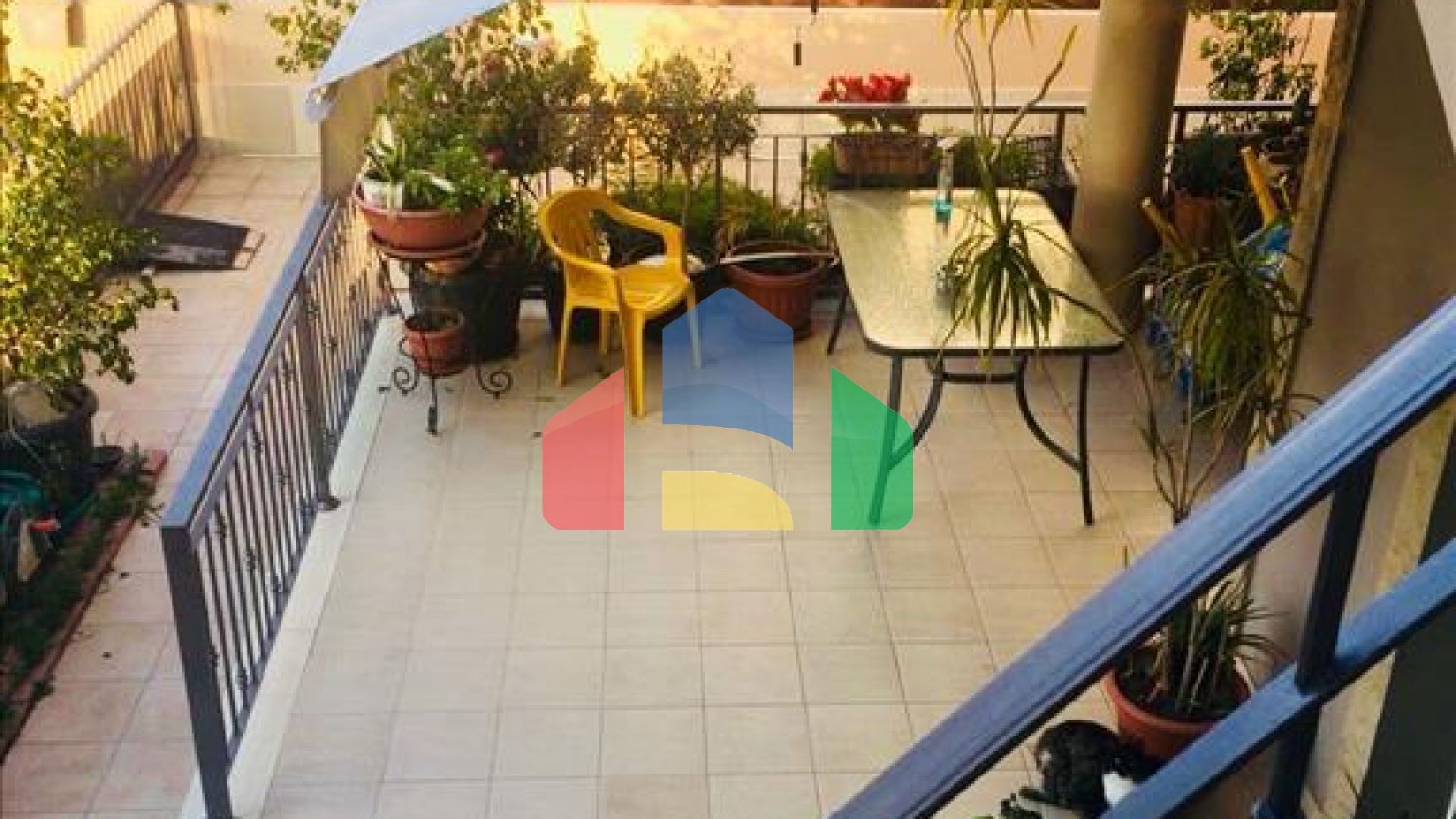 Продаж - Котедж 376 m² В Никосии