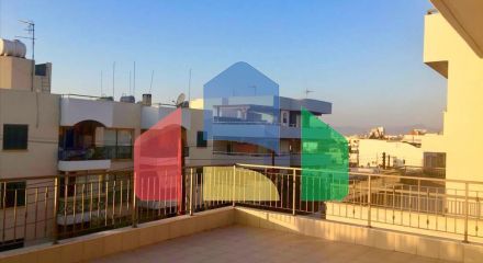 Продаж - Котедж 376 m² В Никосии