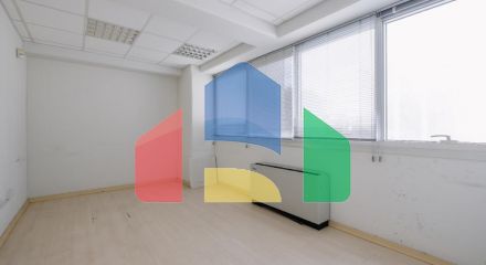 Продаж - Бізнес 200 m² В Никосии
