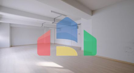 Продаж - Бізнес 200 m² В Никосии
