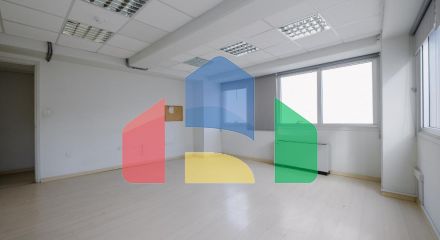 Продаж - Бізнес 200 m² В Никосии