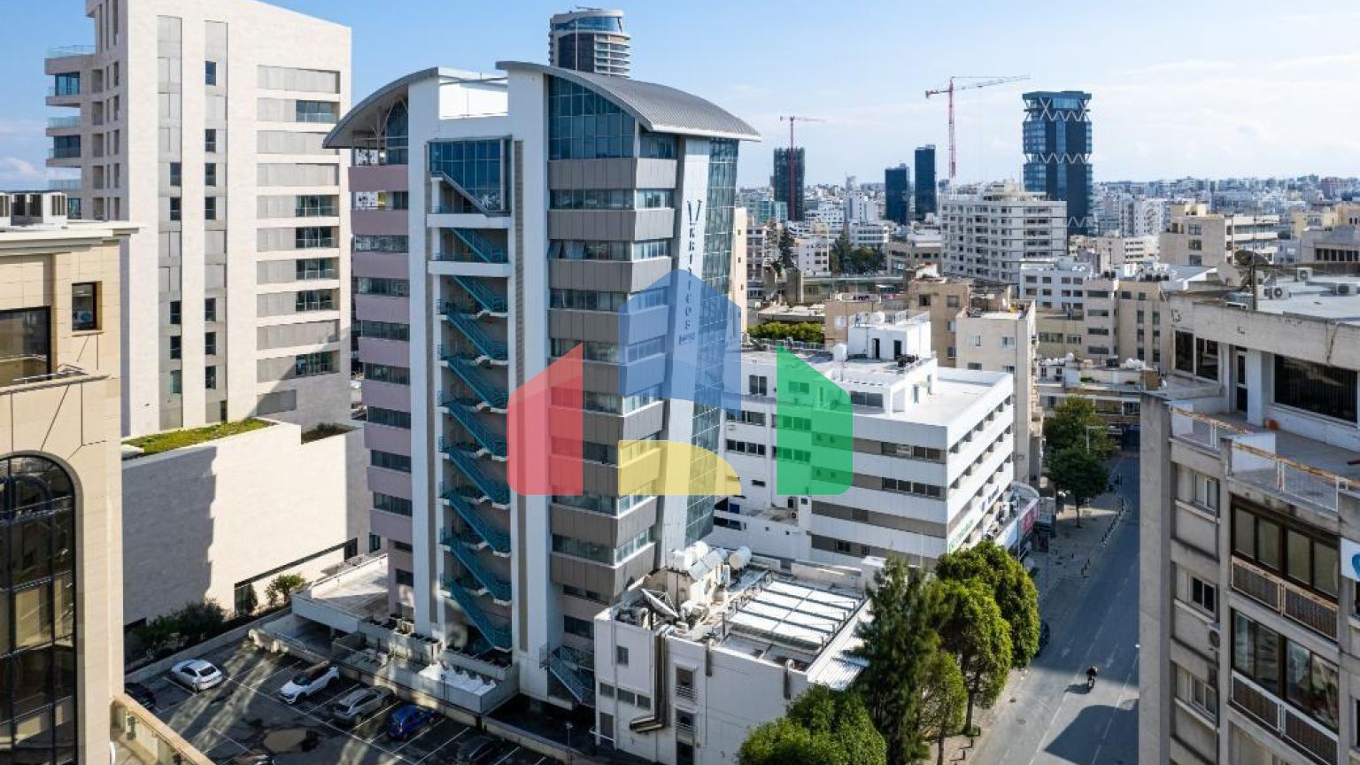 Продаж - Бізнес 200 m² В Никосии