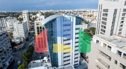 Продаж - Бізнес 200 m² В Никосии