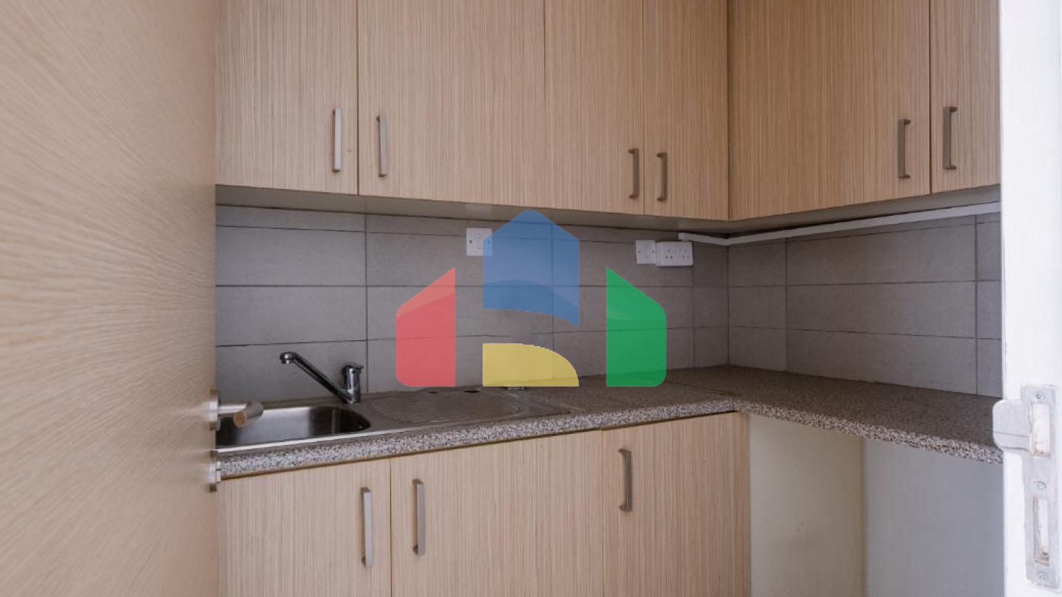 Продаж - Бізнес 200 m² В Никосии