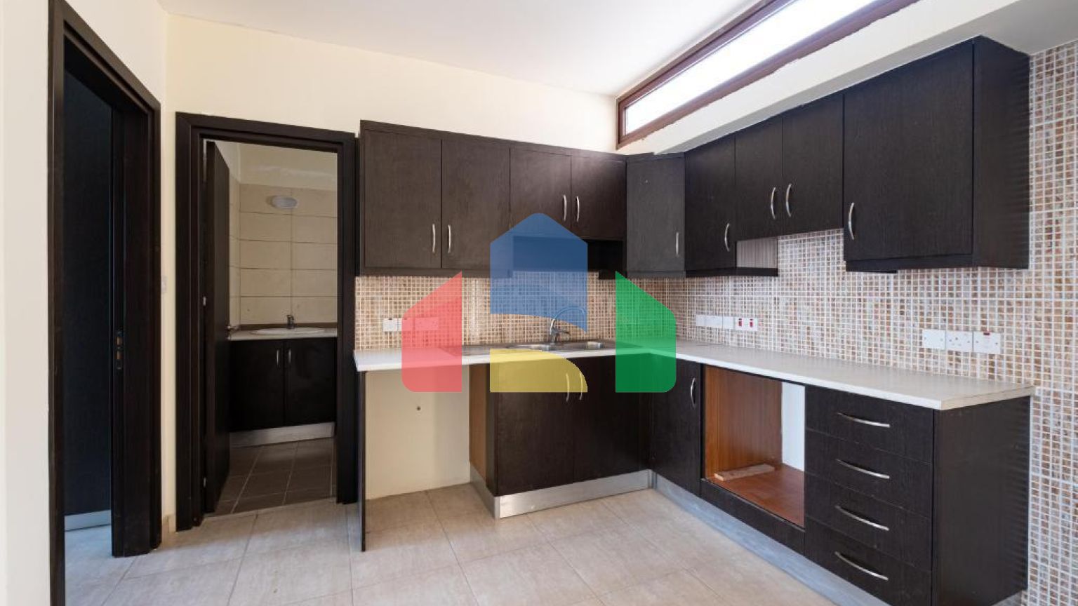 Продажа - Здание в Никосии