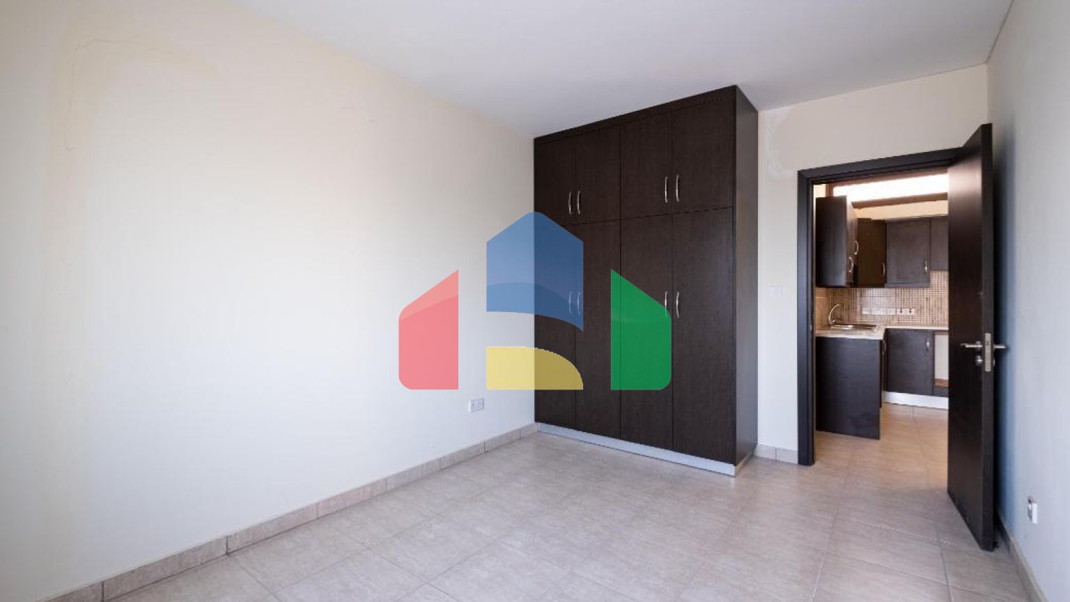 Продажа - Здание в Никосии