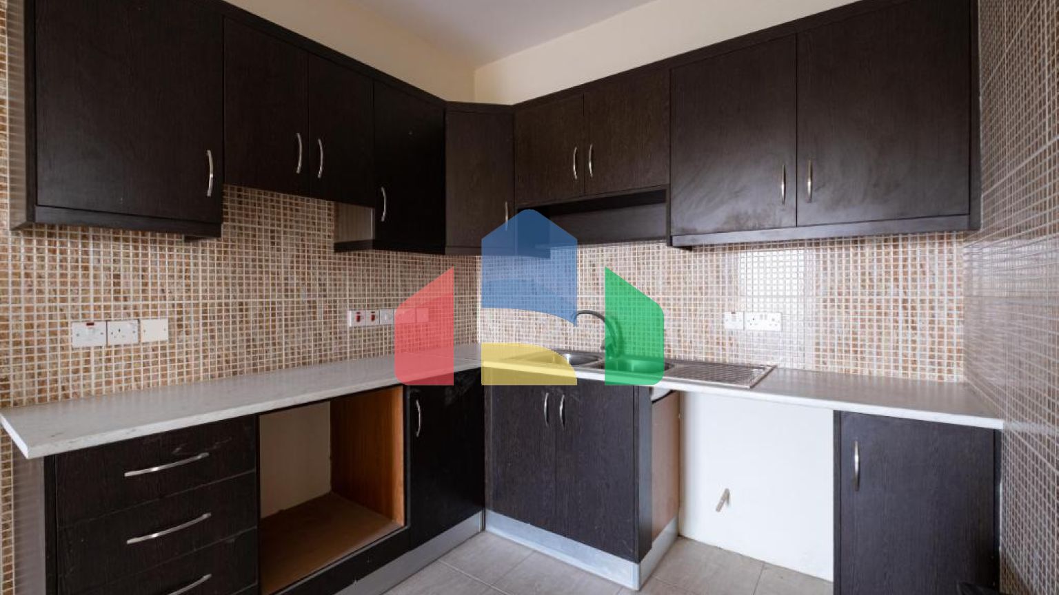 Продажа - Здание в Никосии