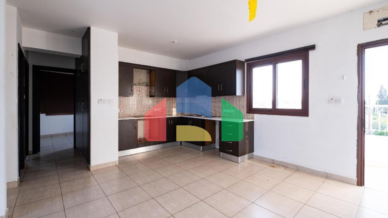 Продажа - Здание в Никосии