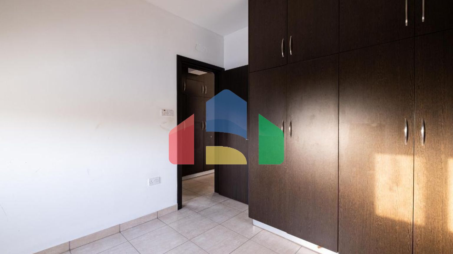 Продажа - Здание в Никосии