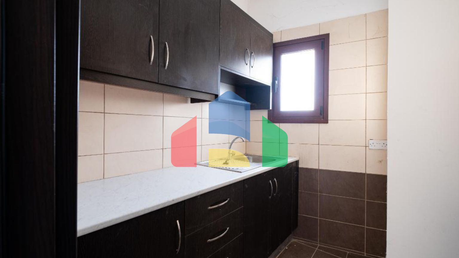 Продажа - Здание в Никосии