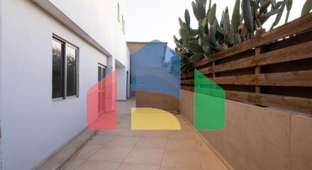 Продажа - Здание в Никосии