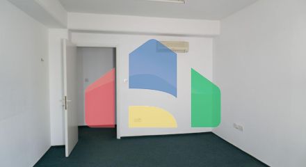 Продаж - Бізнес 331 m² В Никосии