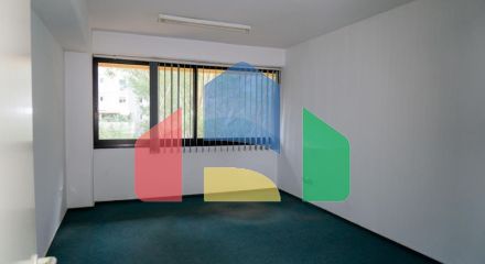 Продаж - Бізнес 331 m² В Никосии