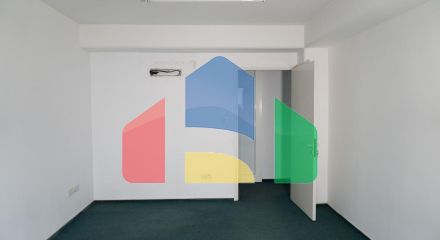 Продаж - Бізнес 331 m² В Никосии