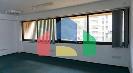 Продаж - Бізнес 331 m² В Никосии