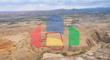 Продажа - Земельный участок 8696 m² в Никосии