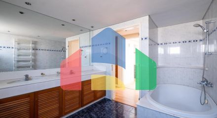 For Sale - Detached house 372 m² in Nicosia