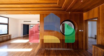 Продаж - Котедж 372 m² В Никосии