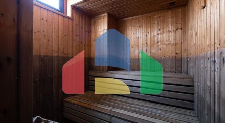 Продаж - Котедж 372 m² В Никосии