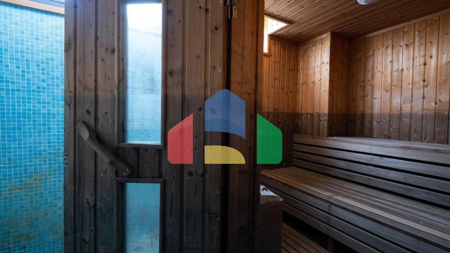 Продаж - Котедж 372 m² В Никосии