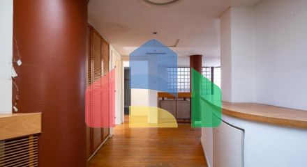 Продаж - Котедж 372 m² В Никосии