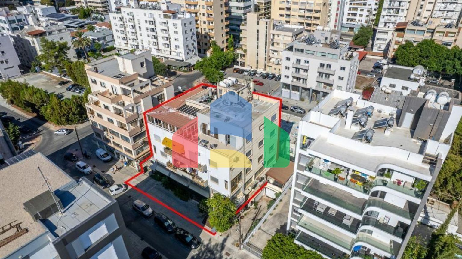 Продаж - Бізнес 853 m² В Никосии