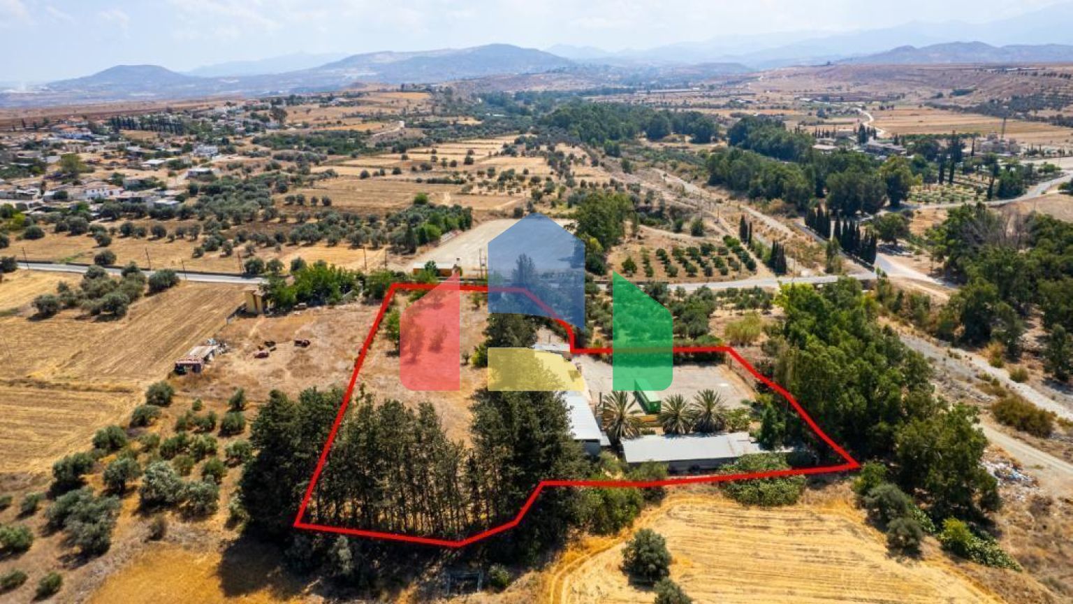 Продаж - Бізнес 890 m² В Никосии