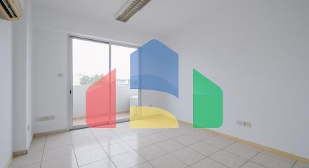 Продаж - Бізнес 184 m² В Никосии