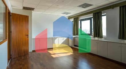 Продаж - Бізнес 238 m² В Никосии