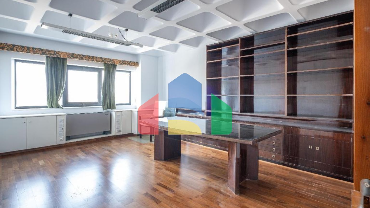 Продаж - Бізнес 238 m² В Никосии