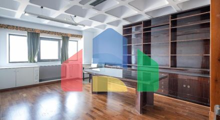 Продаж - Бізнес 238 m² В Никосии