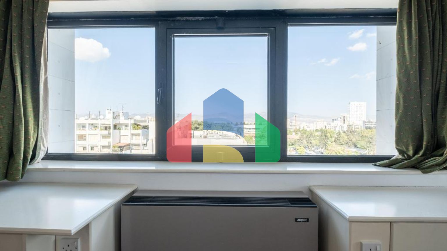 Продаж - Бізнес 238 m² В Никосии