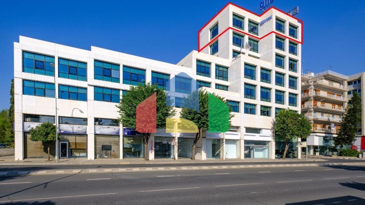 Продаж - Бізнес 238 m² В Никосии