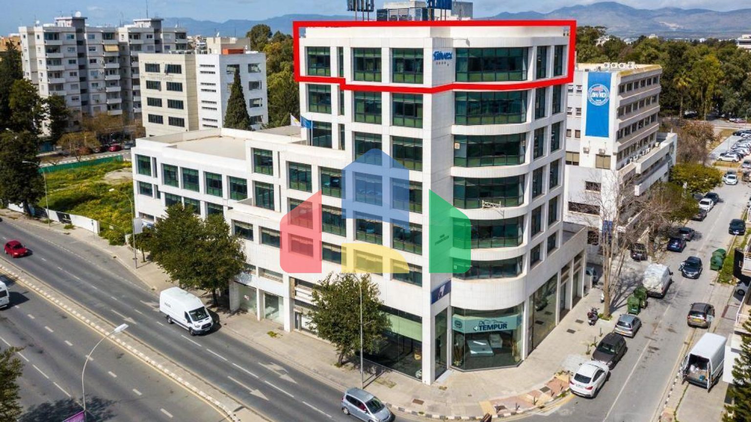 Продаж - Бізнес 238 m² В Никосии