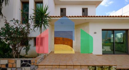 For Sale - Detached house 215 m² in Nicosia