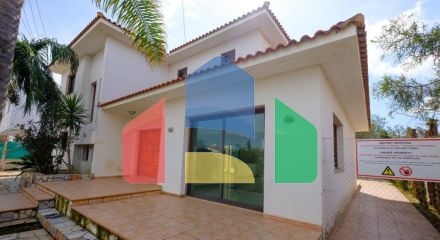 For Sale - Detached house 215 m² in Nicosia