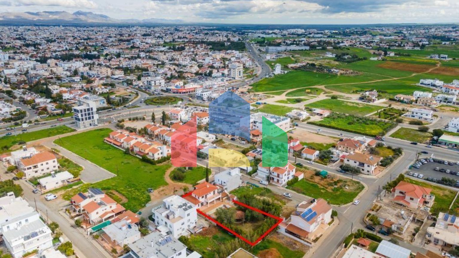 Продаж - Котедж 215 m² В Никосии