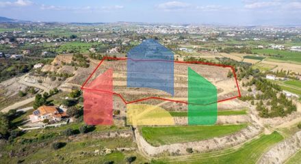 Продажа - Земельный участок 7358 m² в Никосии