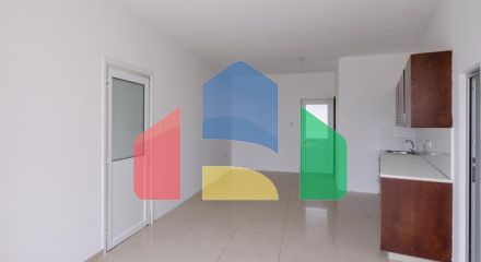 Продаж - Бізнес 150 m² В Никосии