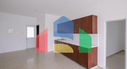 Продаж - Бізнес 150 m² В Никосии