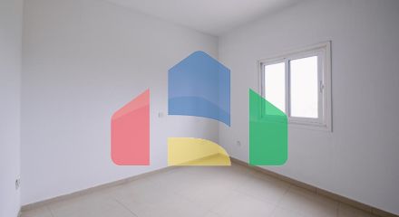 Продаж - Бізнес 150 m² В Никосии