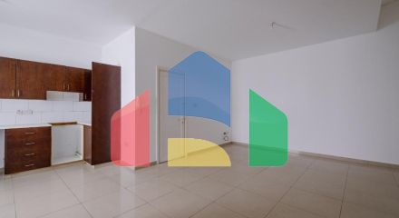 Продаж - Бізнес 150 m² В Никосии