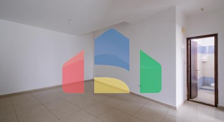 Продаж - Бізнес 150 m² В Никосии