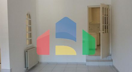 Продаж - Котедж 345 m² В Никосии