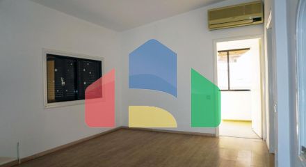 Продаж - Котедж 345 m² В Никосии