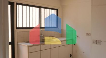 Продаж - Котедж 345 m² В Никосии