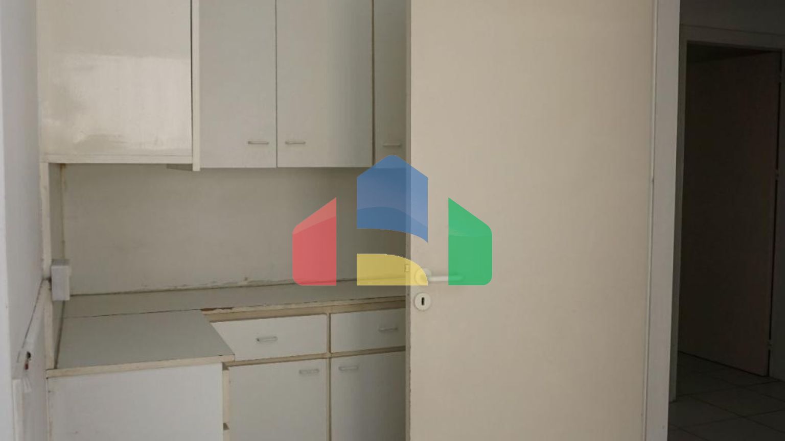 Продаж - Котедж 345 m² В Никосии